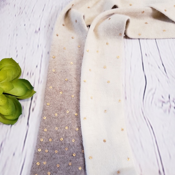 Hollister - Picture 4 of 6